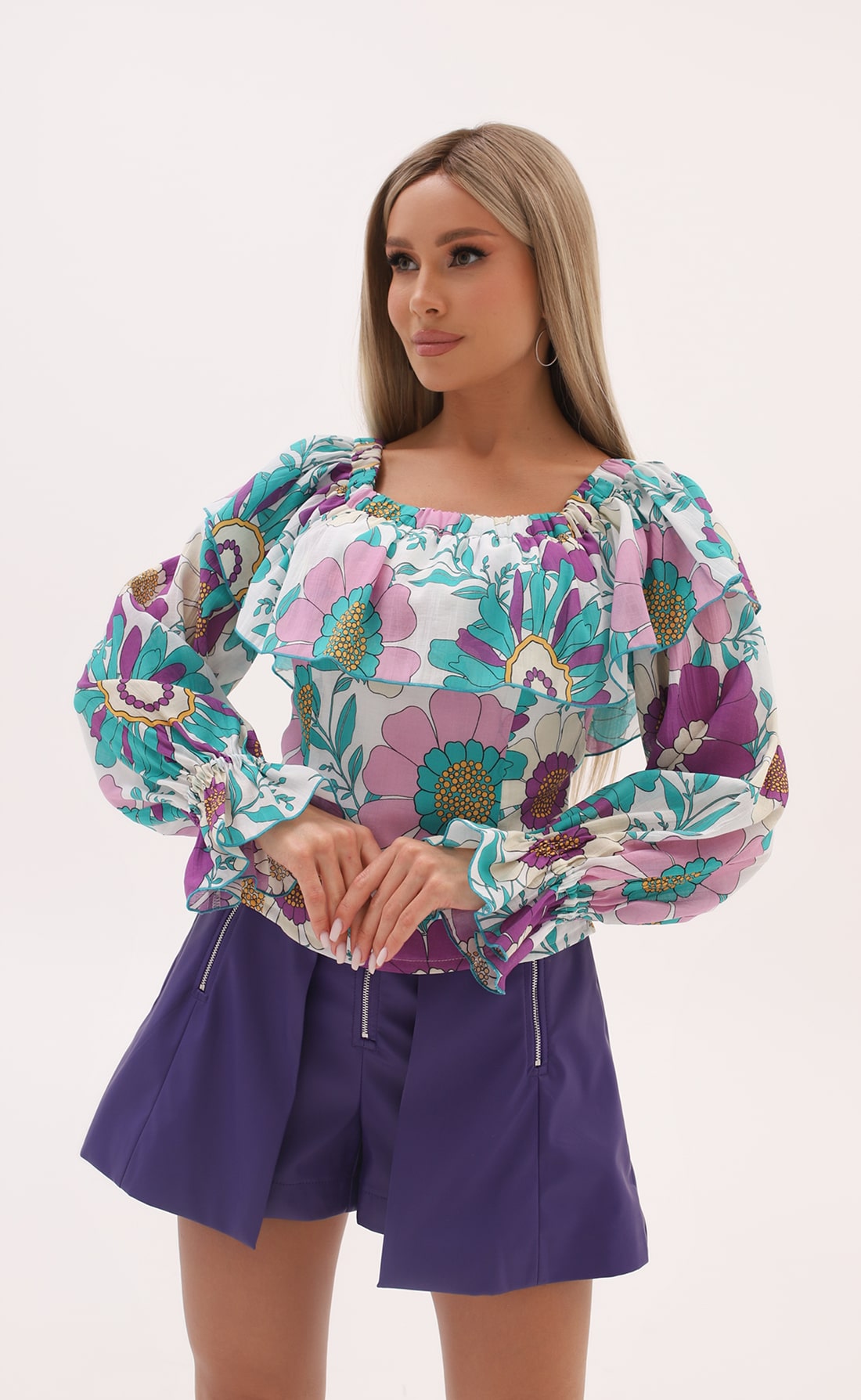 Блузка с воланами цветы 