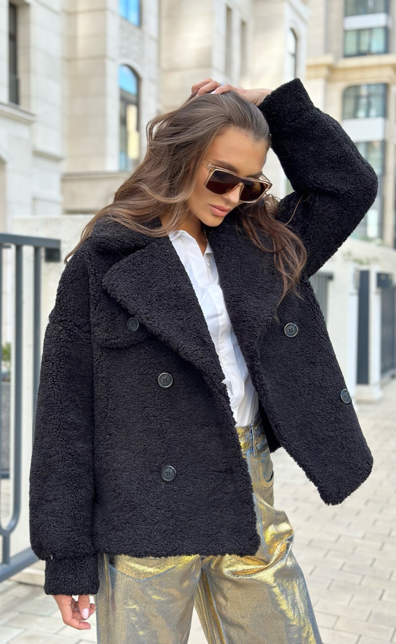 Самые модные женские куртки на весну-2024: 15 стильных вариантов