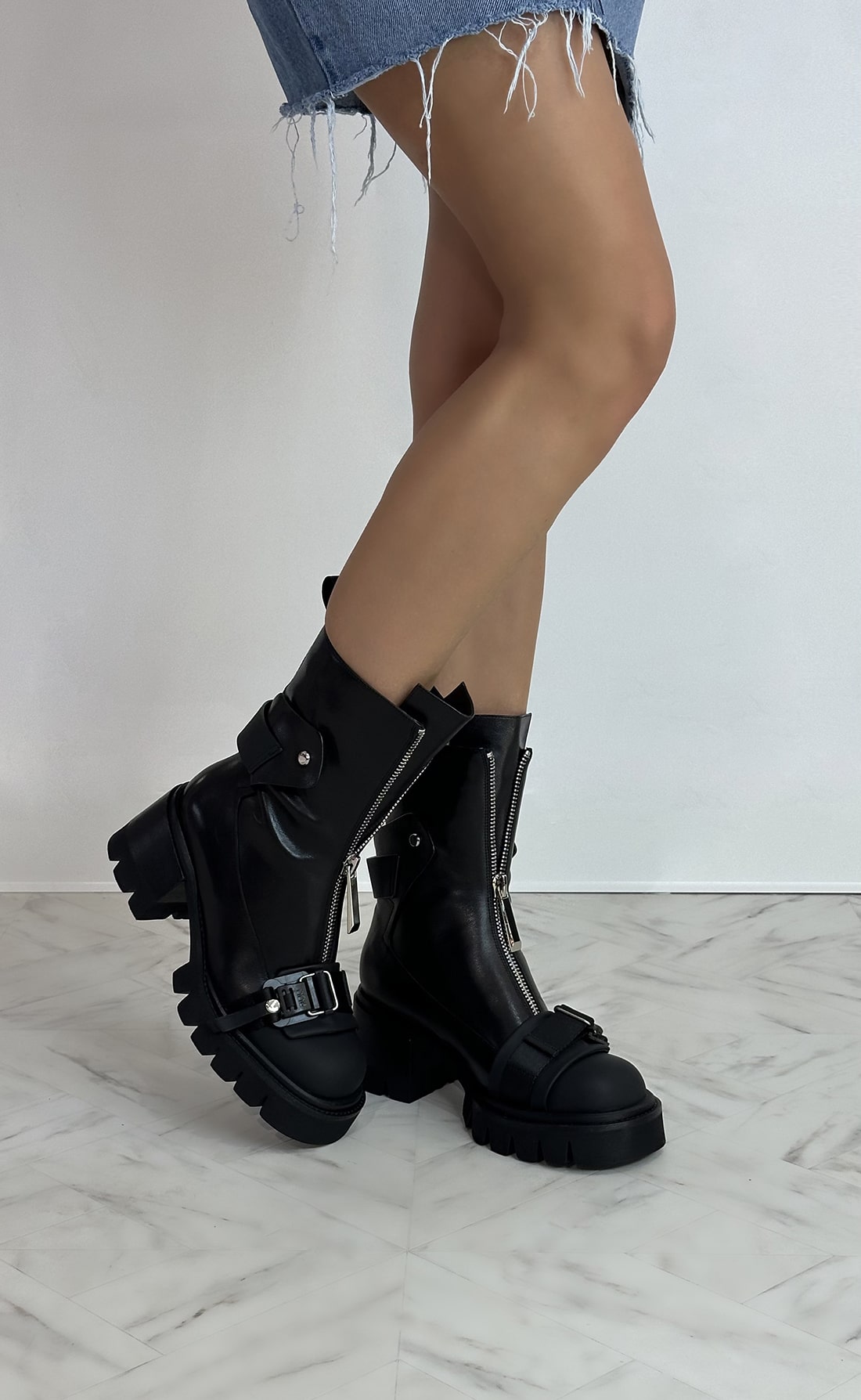 Ботинки кожаные с пряжкой черный, Размер: 36